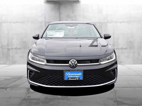 New 2026 Volkswagen Jetta SE image 4