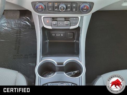 Used 2023 GMC Terrain SLE w/ Driver Convenience Package image 10