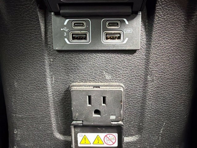 Certified 2020 Jeep Wrangler Unlimited Sahara w/ LED Lighting Group AWD/4WD image 14