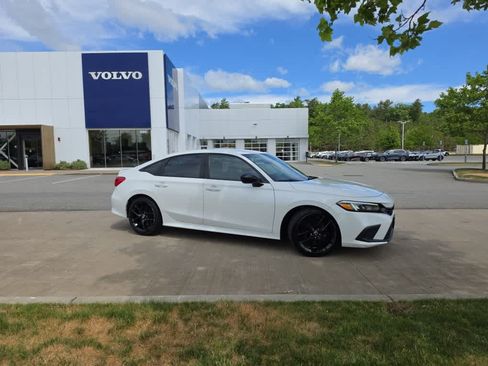 Used 2022 Honda Civic Sport image 2
