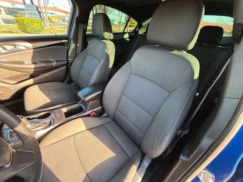 Used 2018 Chevrolet Cruze LT w/ Sun And Sound Package image 14