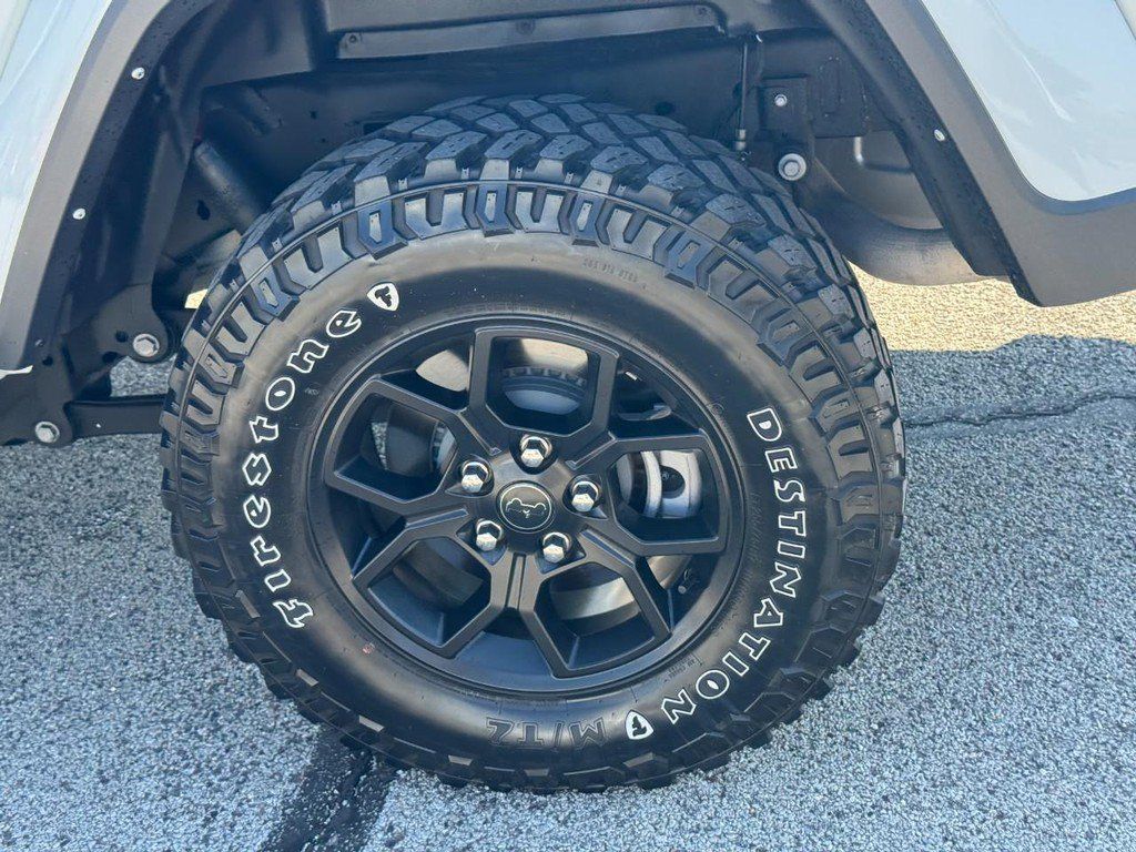 Used 2024 Jeep Gladiator Sport AWD/4WD image 10