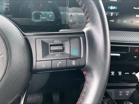 Certified 2025 Nissan Kicks SR AWD/4WD image 11