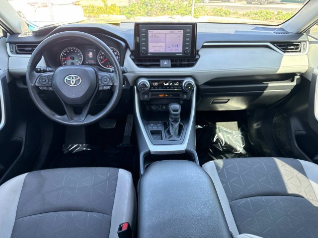 Used 2021 Toyota RAV4 XLE FWD image 16
