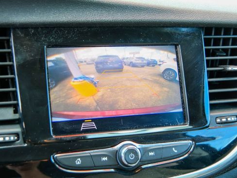 Used 2022 Buick Encore Preferred w/ Safety Package AWD/4WD image 4