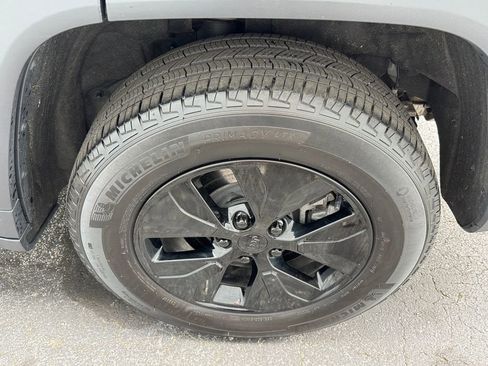 Used 2023 Jeep Grand Cherokee 4WD 4xe image 25