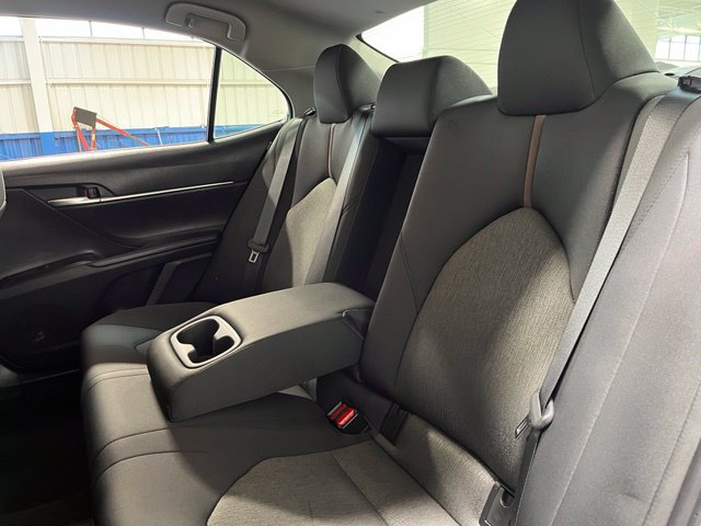 Used 2020 Toyota Camry LE w/ Convenience Package FWD image 17