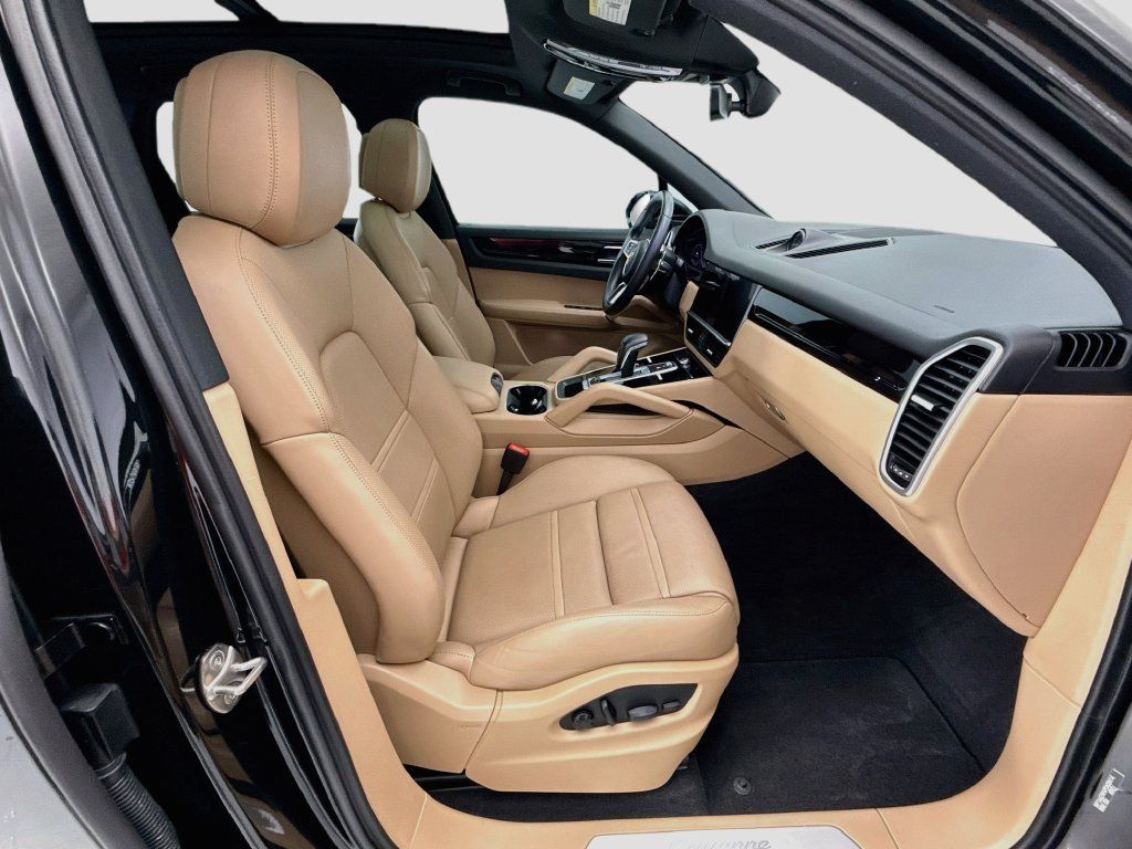Certified 2023 Porsche Cayenne AWD/4WD image 21