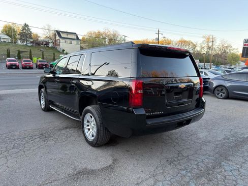 Used 2019 Chevrolet Suburban LT image 7