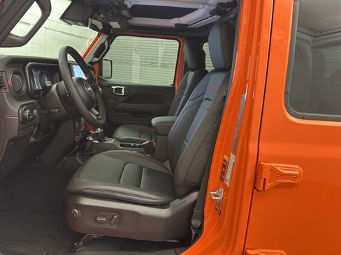 New 2025 Jeep Gladiator Rubicon image 16