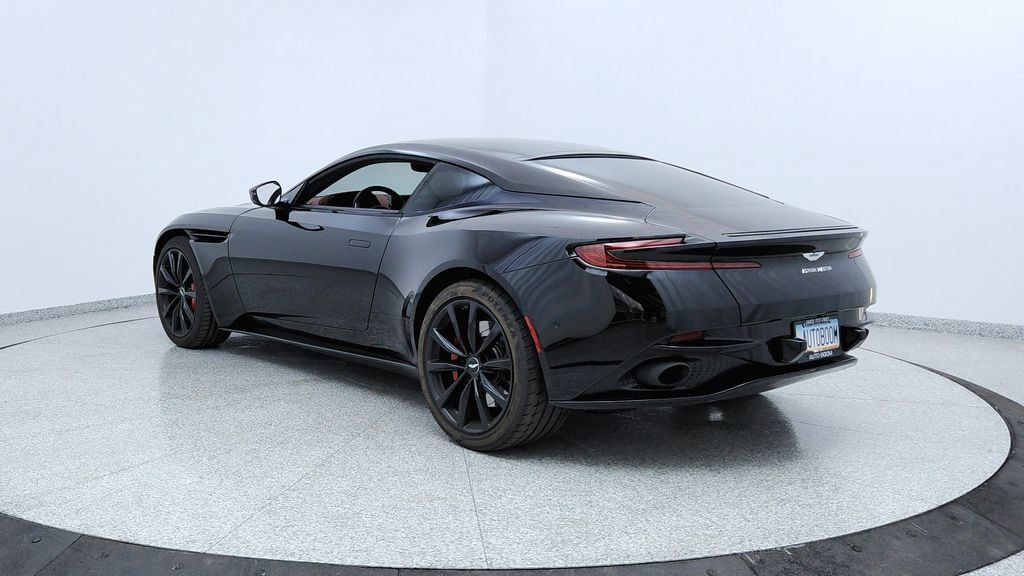 Used 2018 Aston Martin DB11 Coupe RWD image 3