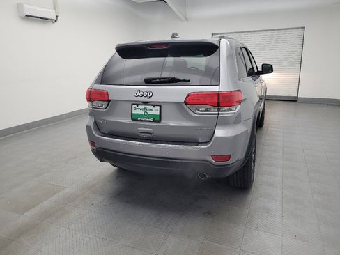 Used 2017 Jeep Grand Cherokee Limited image 7