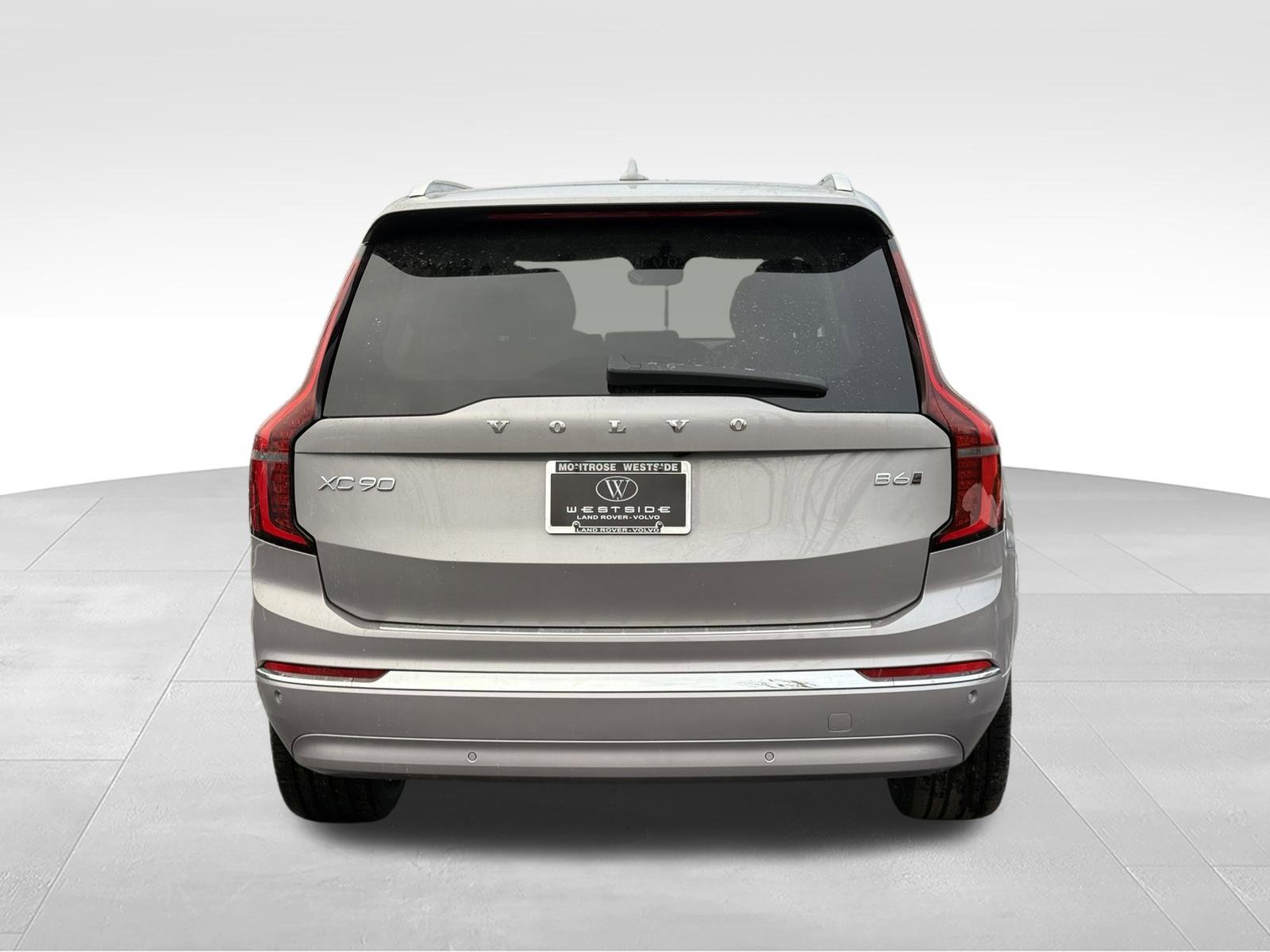 New 2026 Volvo XC90 T8 Plus w/ Protection Package AWD/4WD image 4