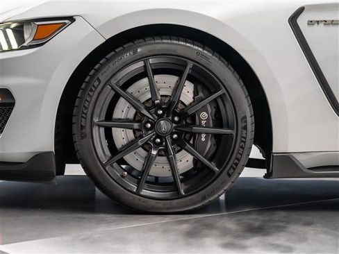Used 2017 Ford Mustang Shelby GT350 image 14