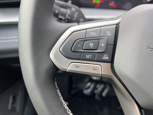 New 2026 Volkswagen Tiguan SE image 30