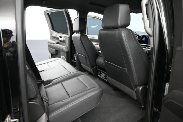Used 2024 GMC Sierra 1500 SLT AWD/4WD image 24