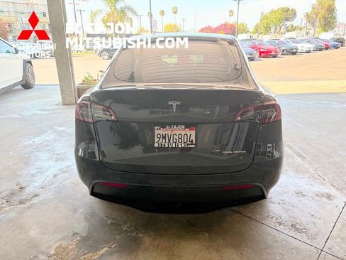 Used 2024 Tesla Model Y Long Range AWD/4WD image 4