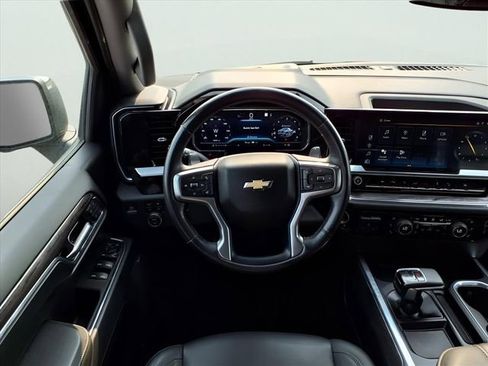 Used 2023 Chevrolet Silverado 1500 LTZ image 13