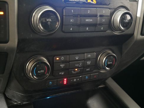 Used 2019 Ford F150 Raptor w/ Equipment Group 802A Luxury image 23