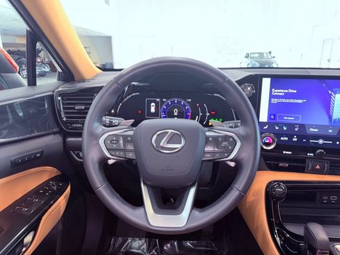Used 2025 Lexus NX 250 FWD w/ Accessory Package (K3) image 18