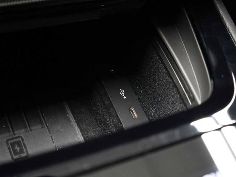 Certified 2024 Porsche Cayenne Coupe image 35