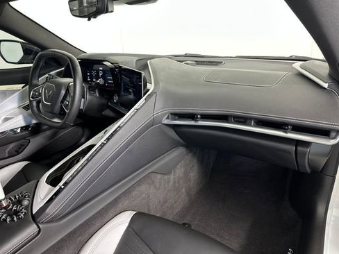 Used 2024 Chevrolet Corvette Stingray Preferred Cpe w/ Z51 Performance Package image 28