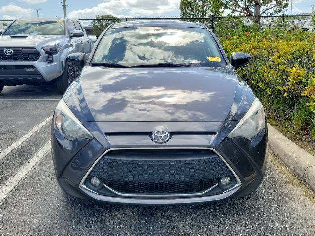 Used 2019 Toyota Yaris LE FWD image 2