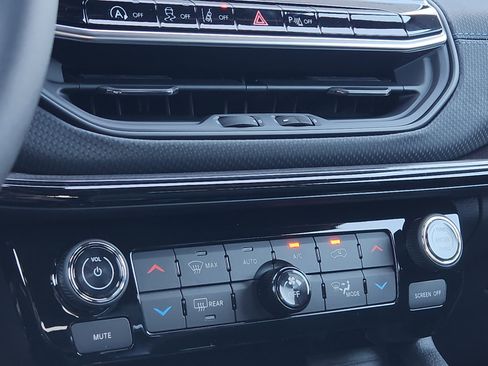 New 2026 Jeep Compass Limited image 7