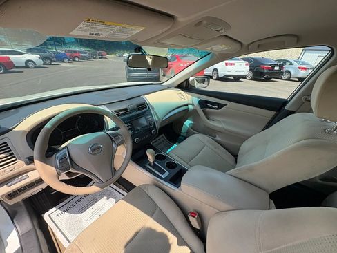 Used 2015 Nissan Altima 2.5 SV FWD image 13