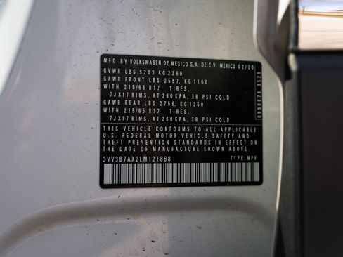 Used 2020 Volkswagen Tiguan SE w/ Panoramic Sunroof Package image 45