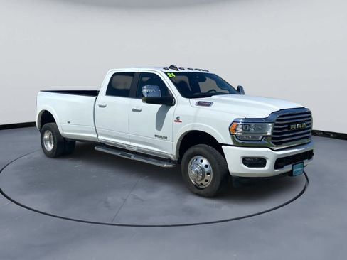 Used 2024 RAM 3500 Limited AWD/4WD image 9