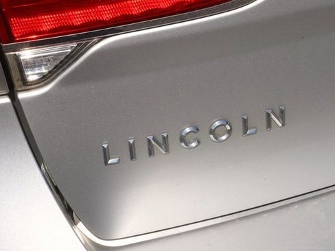 Used 2015 Lincoln MKX AWD w/ Equipment Group 102A image 9