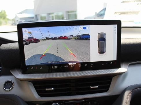 New 2025 Ford Explorer Active image 13