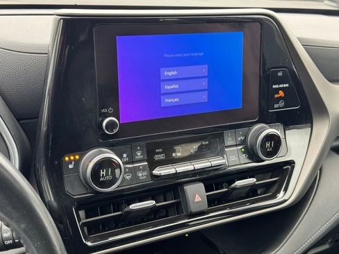 Used 2023 Toyota Highlander XLE image 31