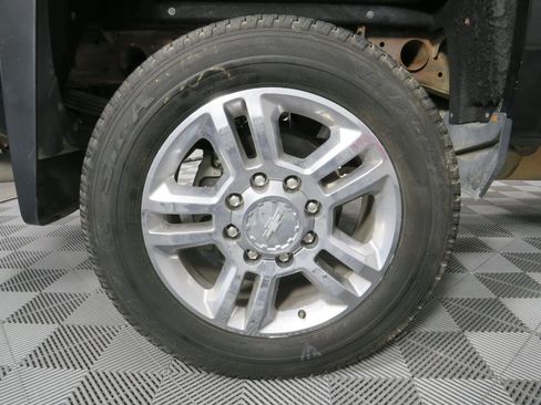 Used 2018 Chevrolet Silverado 2500 High Country image 43