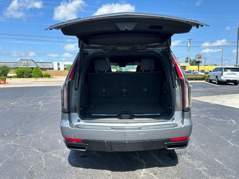 Used 2021 Cadillac Escalade Sport w/ Driver Assist Tech Package AWD/4WD image 9