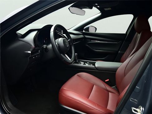 Certified 2025 MAZDA MAZDA3 Carbon image 2