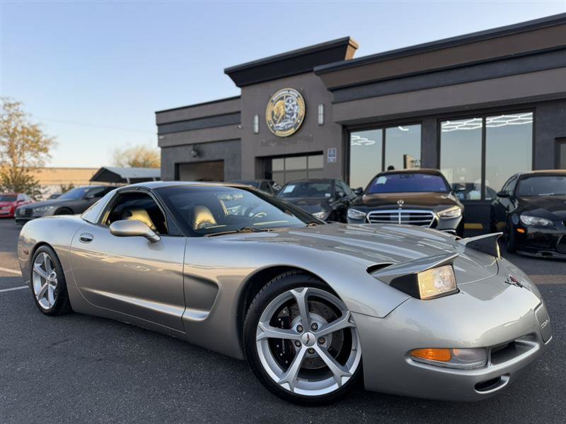 Used 2000 Chevrolet Corvette Coupe RWD image 14
