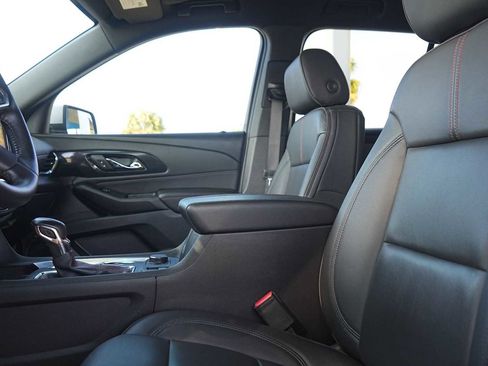 Used 2022 Chevrolet Traverse RS image 11