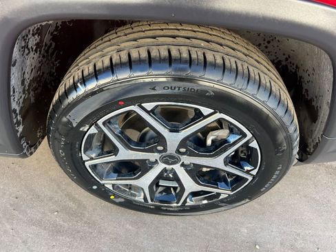 Used 2025 Jeep Compass Limited image 30