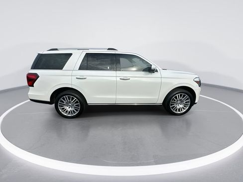 Used 2023 Ford Expedition Limited image 9