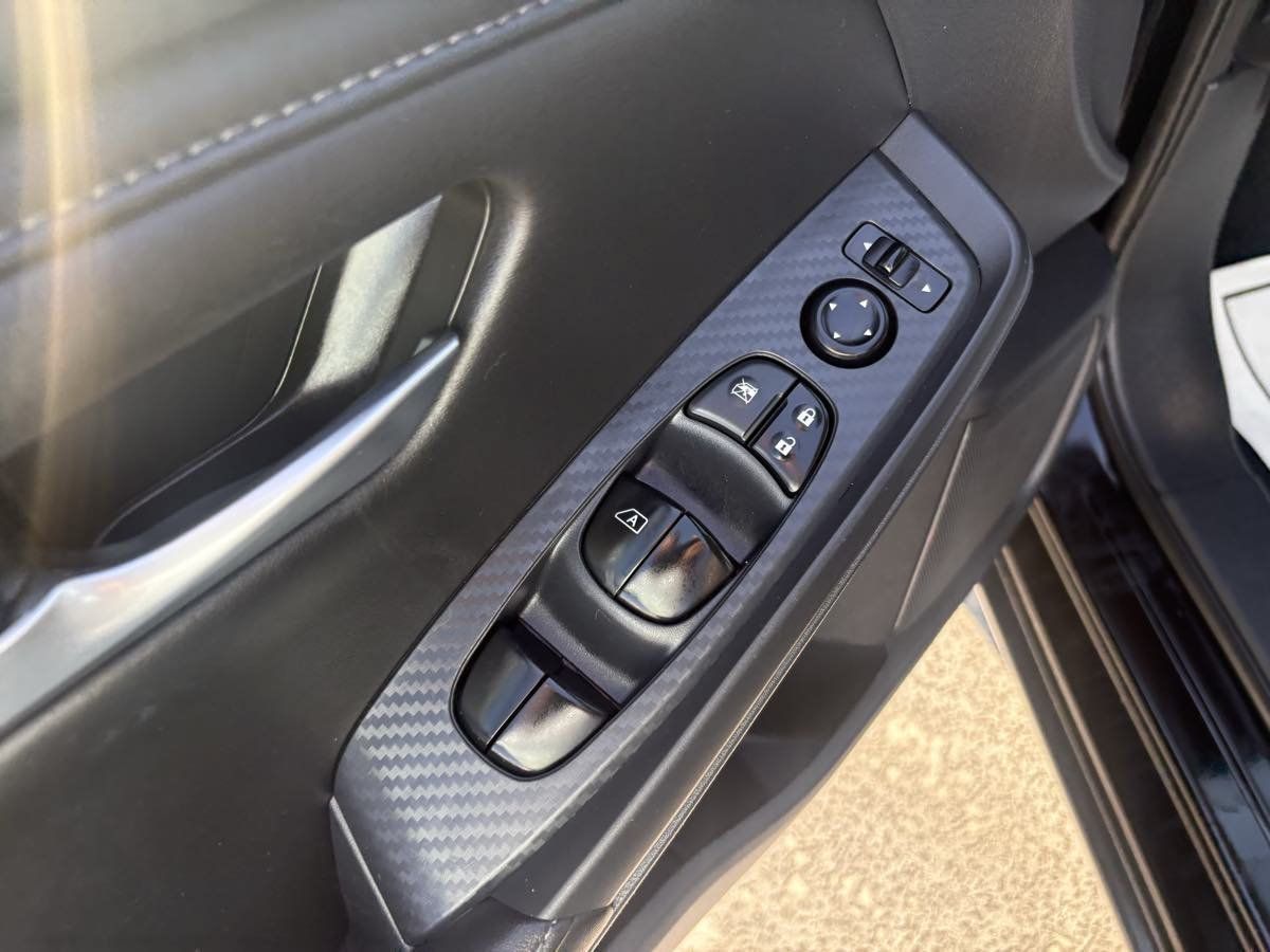 Used 2025 Nissan Sentra SV FWD image 17