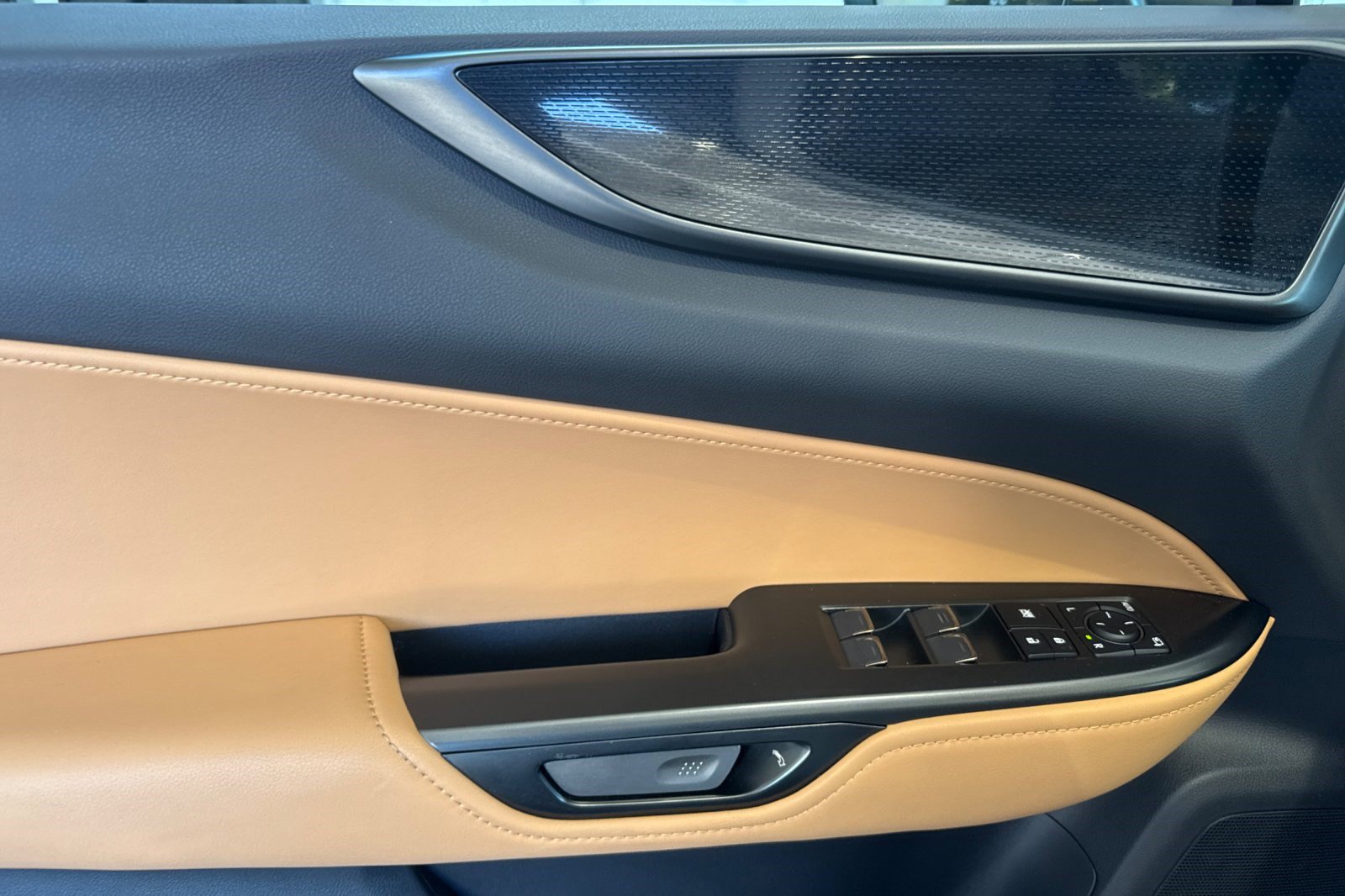 Certified 2026 Lexus NX 350 AWD w/ Accessory Package (K3) image 12