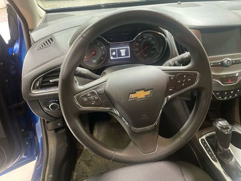 Used 2016 Chevrolet Cruze LT w/ Convenience Package image 10