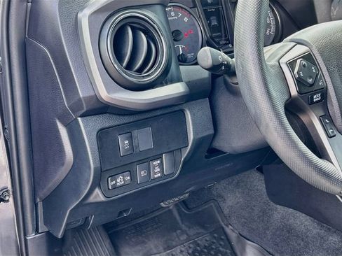 Used 2021 Toyota Tacoma TRD Off-Road AWD/4WD image 7