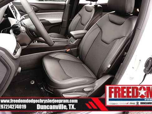 New 2026 Jeep Compass Latitude image 14