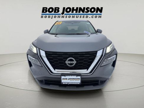 Used 2023 Nissan Rogue SV image 2