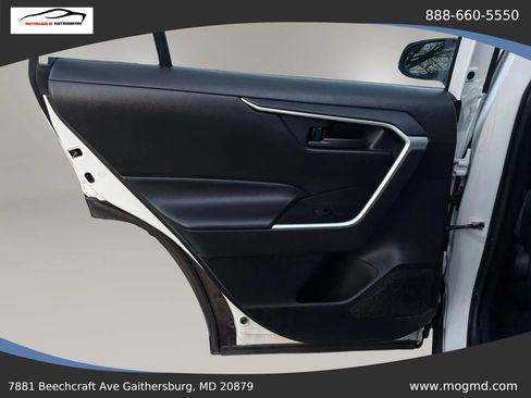 Used 2021 Toyota RAV4 LE image 21