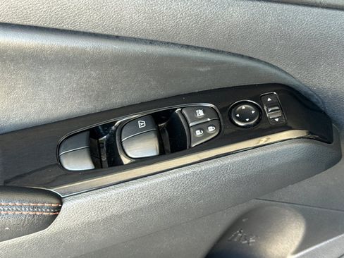 Used 2024 Nissan Altima 2.5 SR FWD image 14