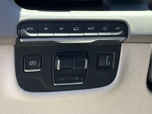 Used 2022 Cadillac Escalade Premium Luxury Platinum w/ LPO, Radiant Package AWD/4WD image 29